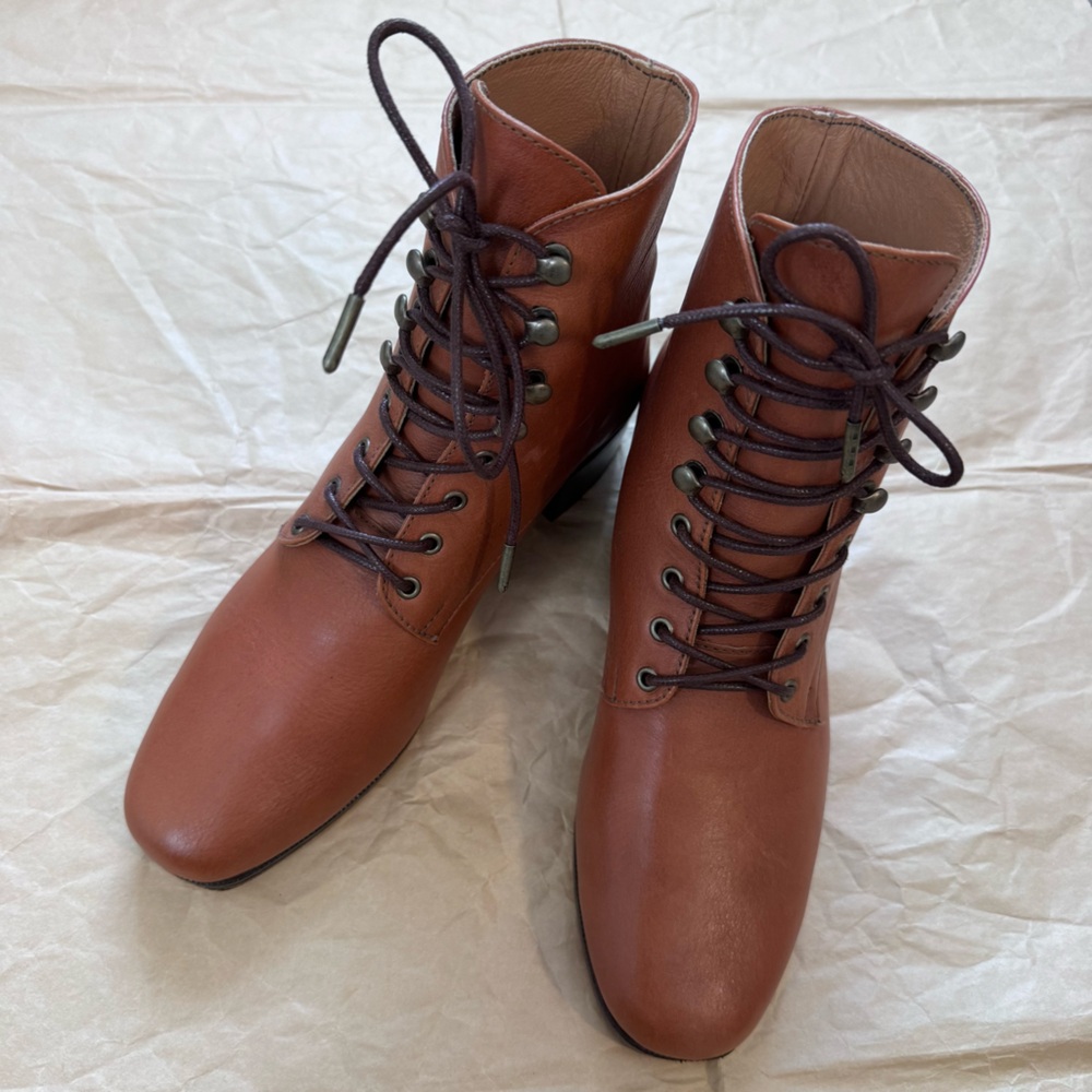 Christy Dawn Leather Dawn Boot, Walnut Color, 8.5, New - Picture 10 of 13